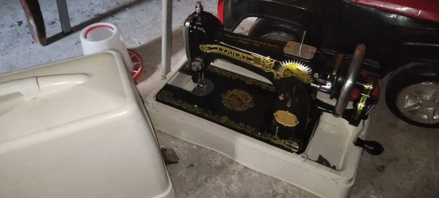 چرخ خیاطی اصل|لوازم خیاطی و بافتنی|میانه, |دیوار