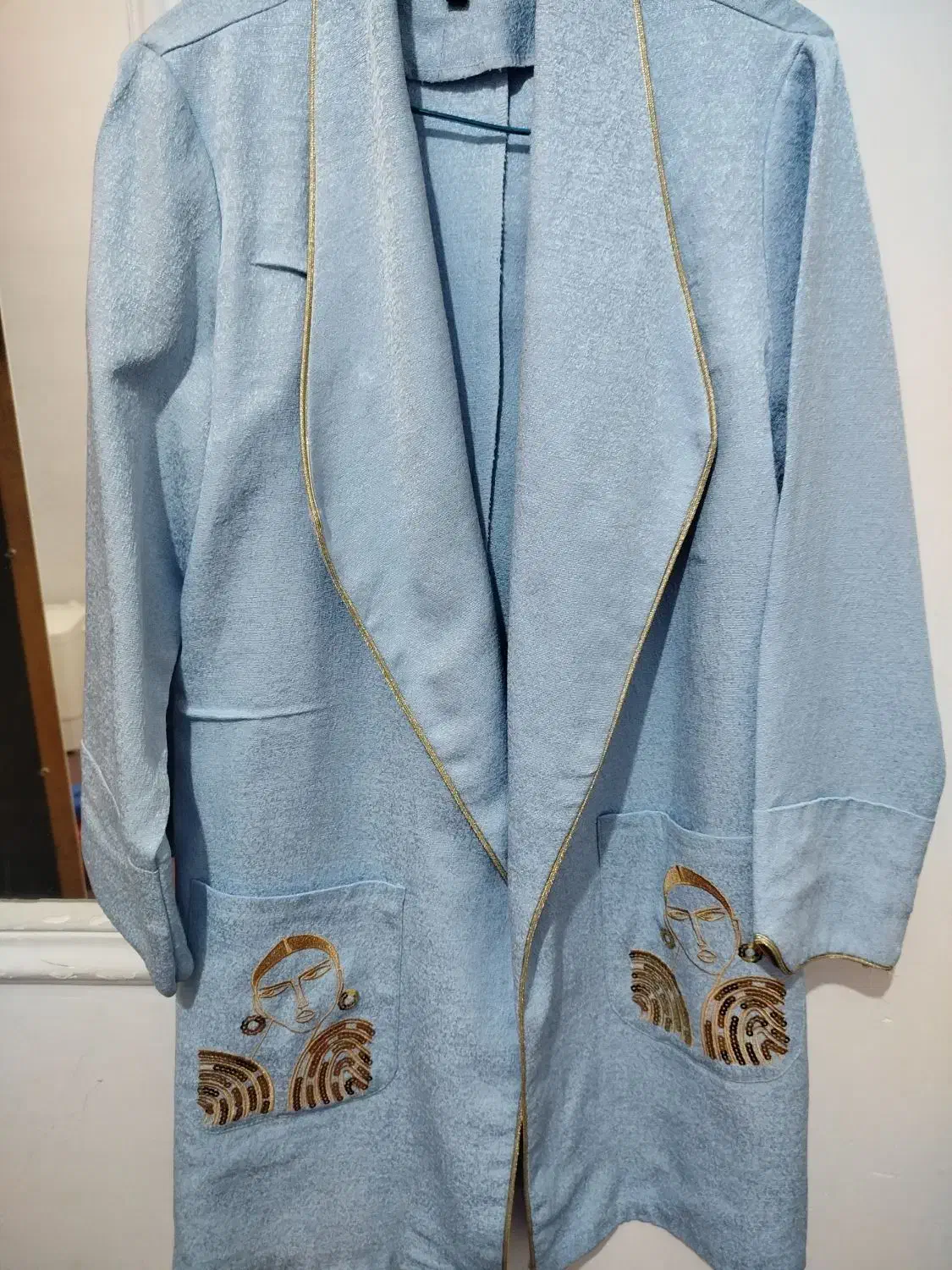 مانتو|لباس|قرچک, قشلاق جیتو|دیوار