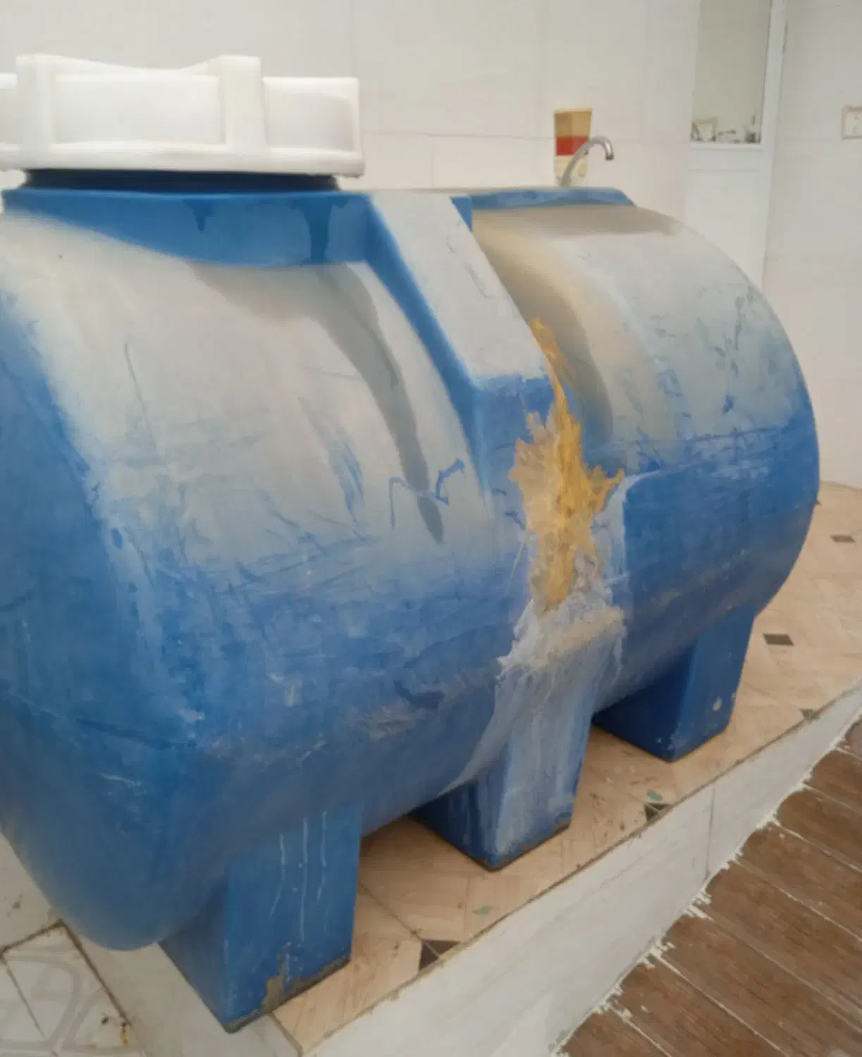 منبع هزار و دویست لیتری کار کرده|مصالح و تجهیزات ساختمان|چاه مبارک, |دیوار