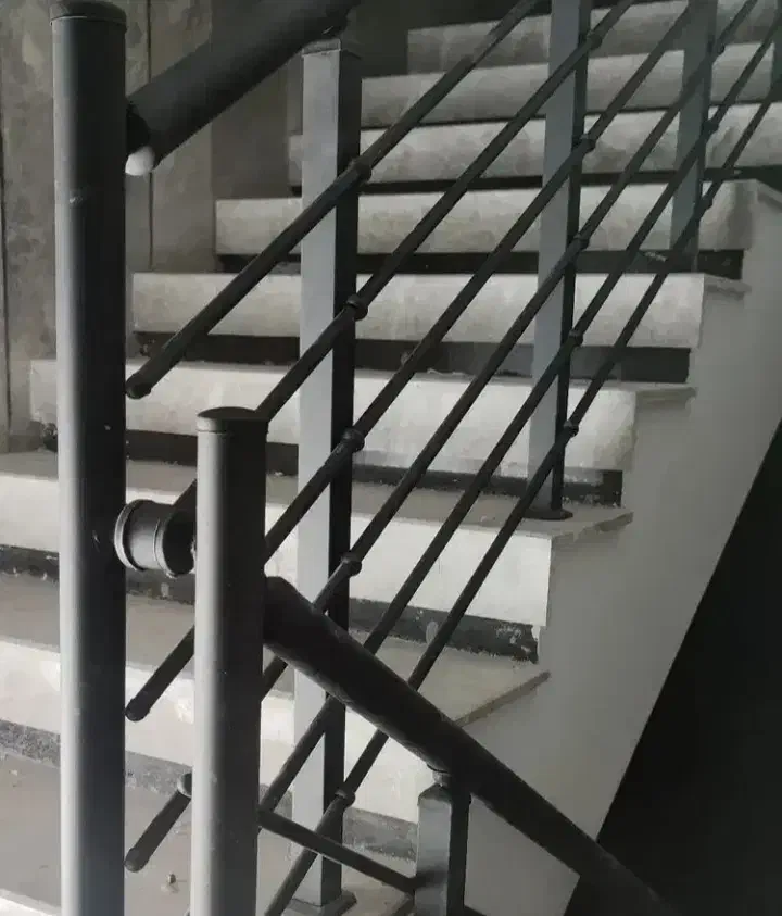 نرده راه پله/حفاظ/پشت پنجره/استیل/استاتیک|خدمات پیشه و مهارت|کرج, کرج نو|دیوار