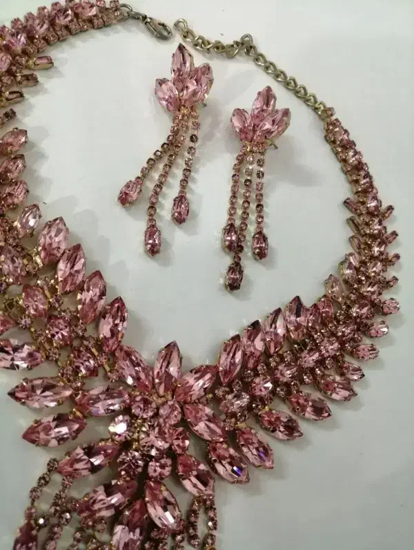 نیم ست صورتی شیک|بدلیجات|مشهد, مشکینی (شهرک غرب)|دیوار