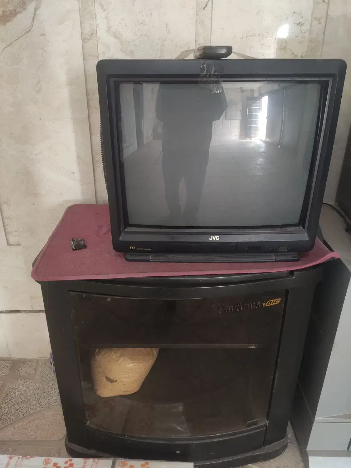 تلویزیون ۲۱ اینچ JVC|تلویزیون و پروژکتور|شاهین‌شهر, شهرک هشت بهشت|دیوار