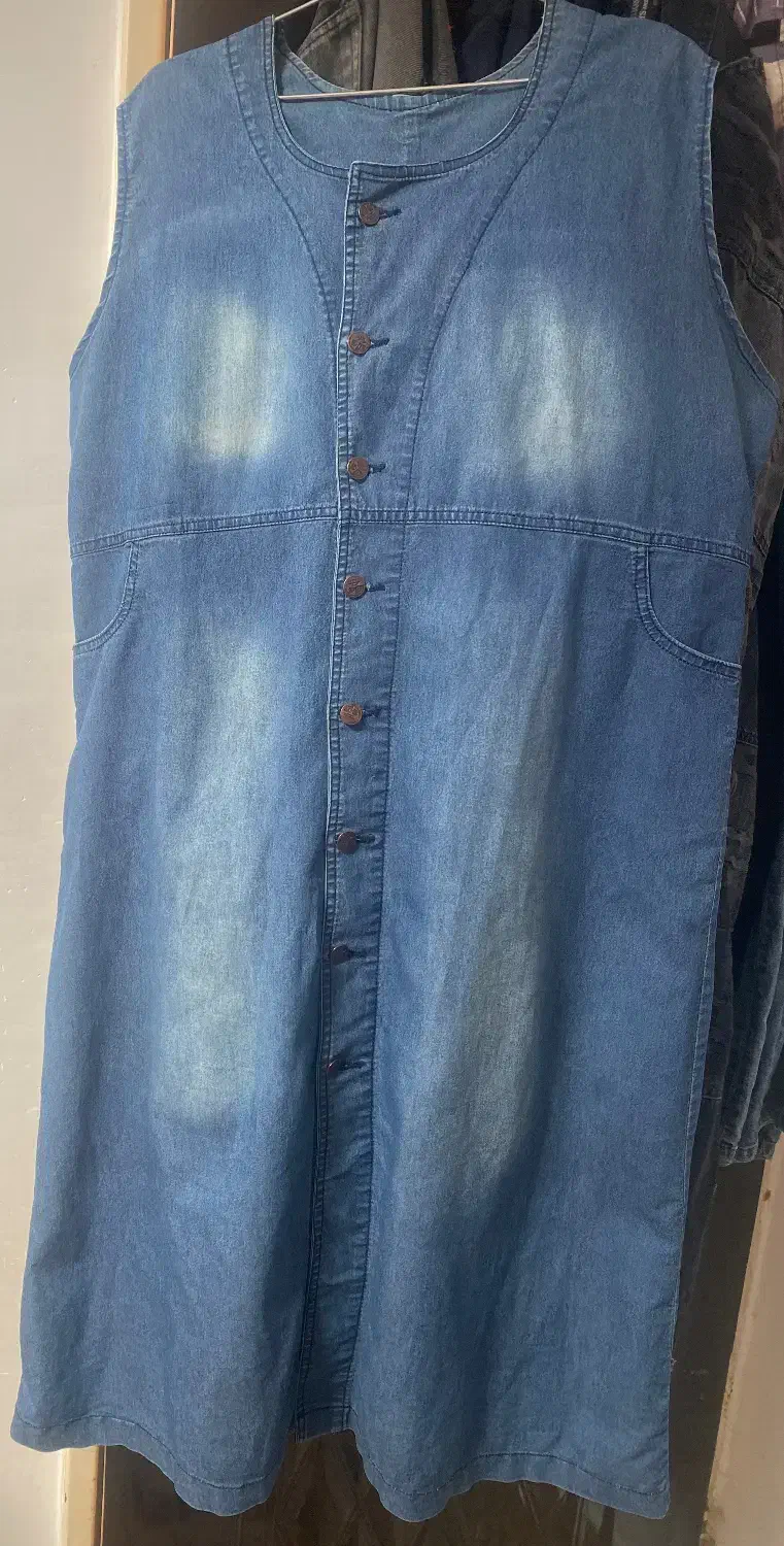 پالتو پلنگی و سارافون لی|لباس|ورامین, ورامین|دیوار