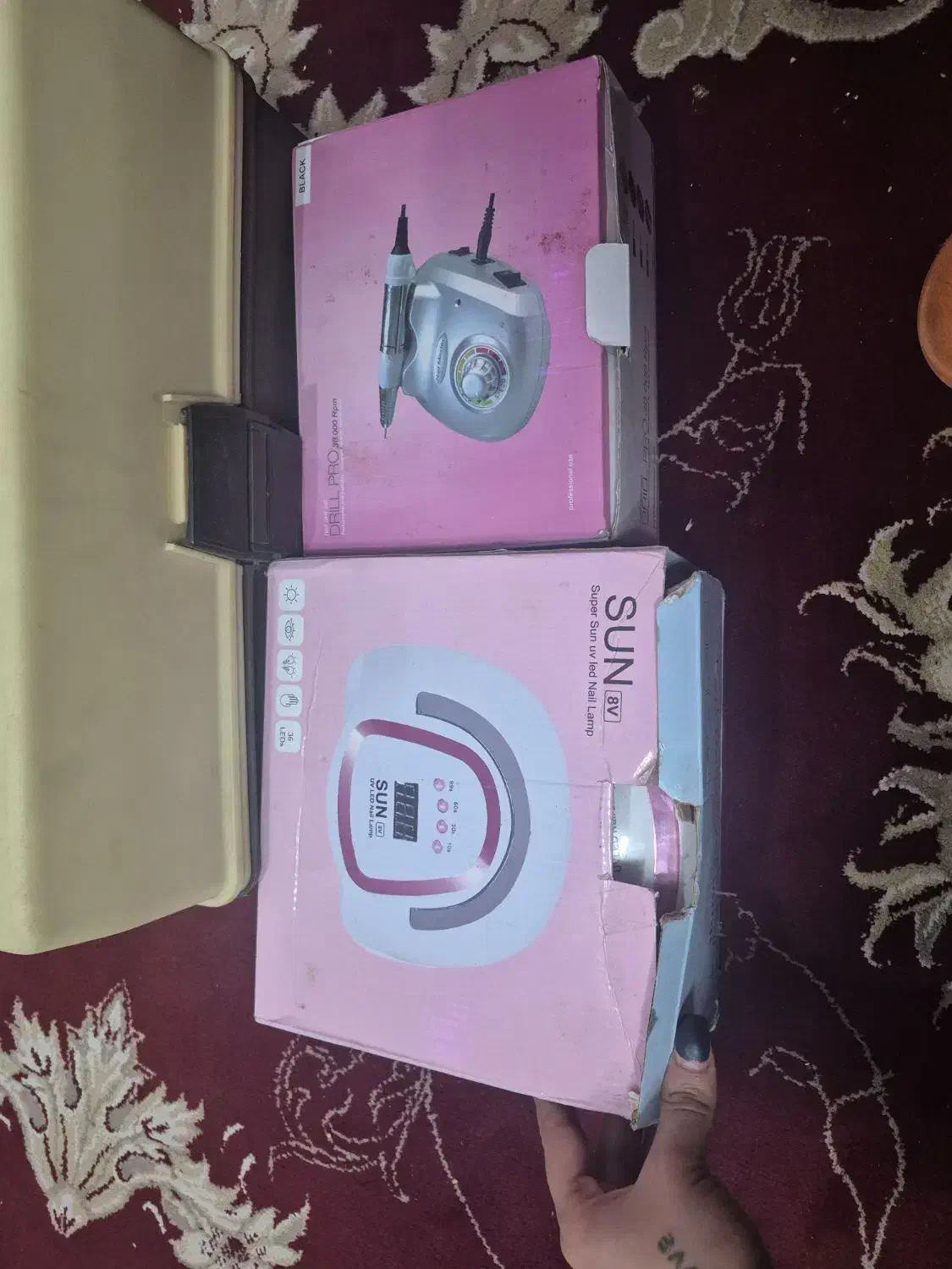 وسایل کاشت ناخن|آرایشگاه و سالن‌های زیبایی|کرمان, |دیوار