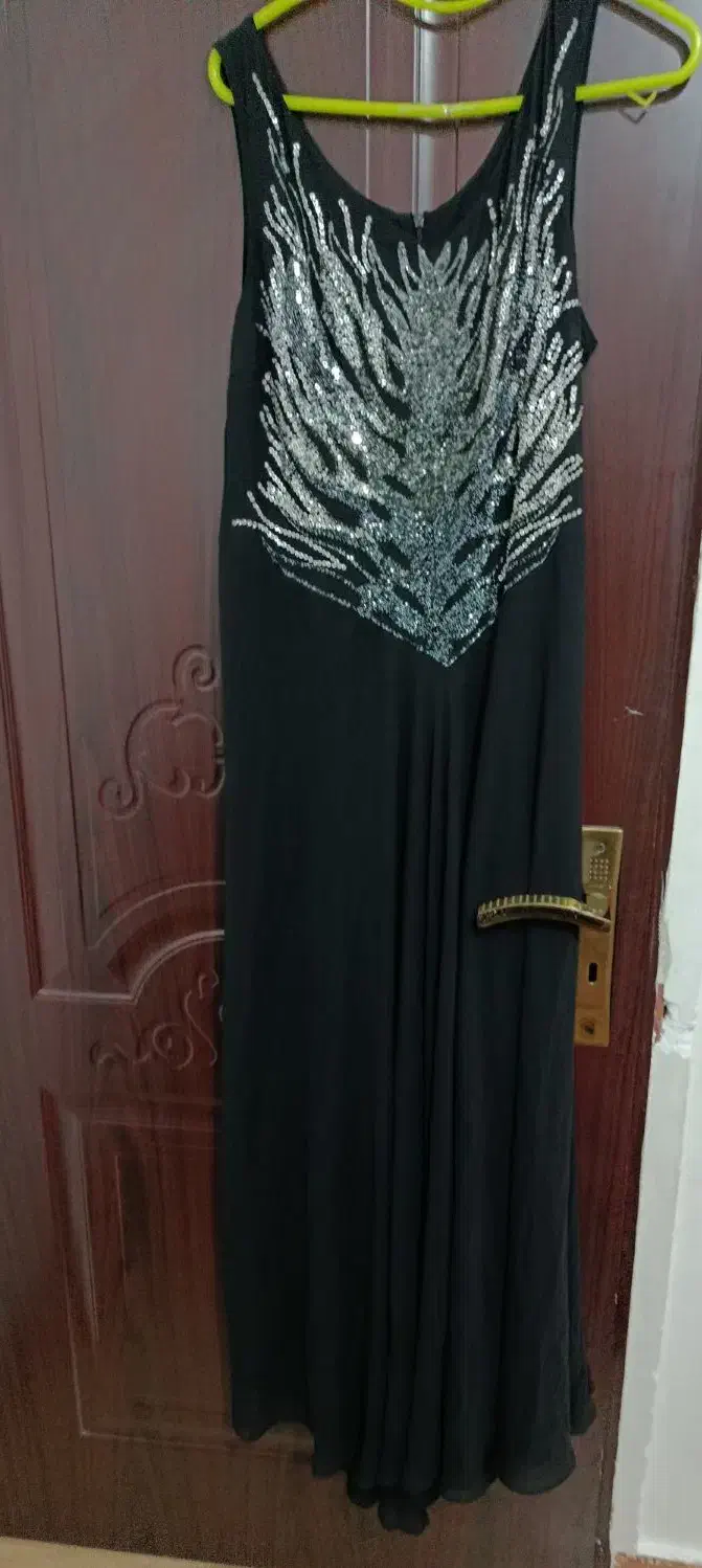 پیراهن مجلسی مشکی|لباس|صومعه‌سرا, |دیوار