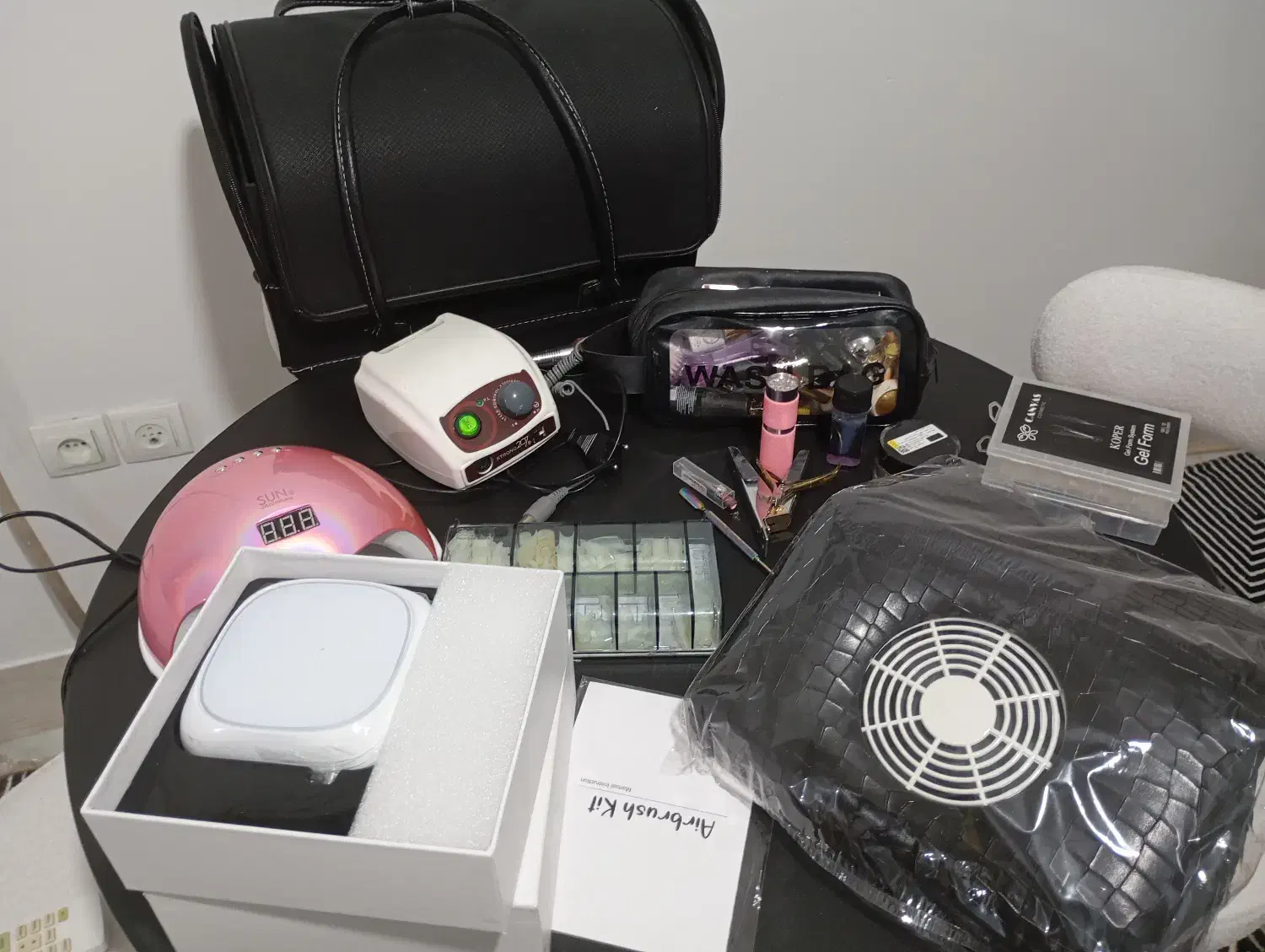 وسایل کاشت ناخن.|آرایشی، بهداشتی، درمانی|مرودشت, تامین اجتماعی‎|دیوار