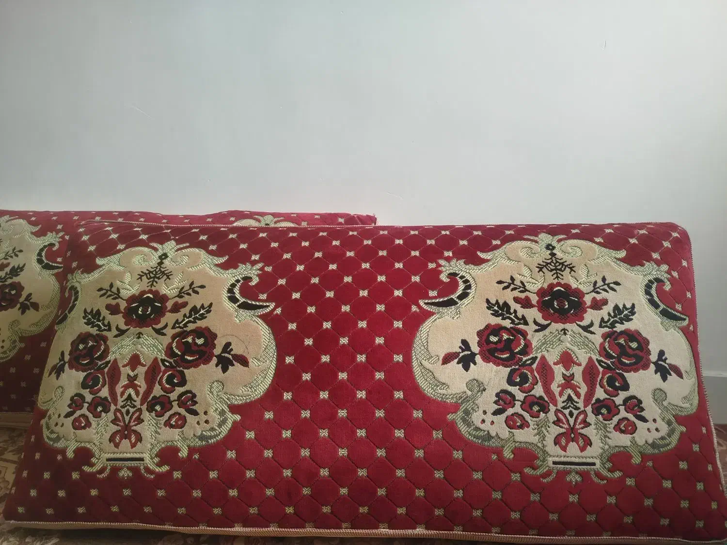 پشتی|پشتی|الیگودرز, |دیوار