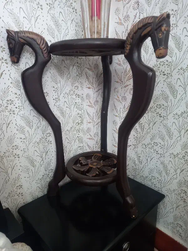 ۲عدد میز|میز تلفن|گناباد, |دیوار