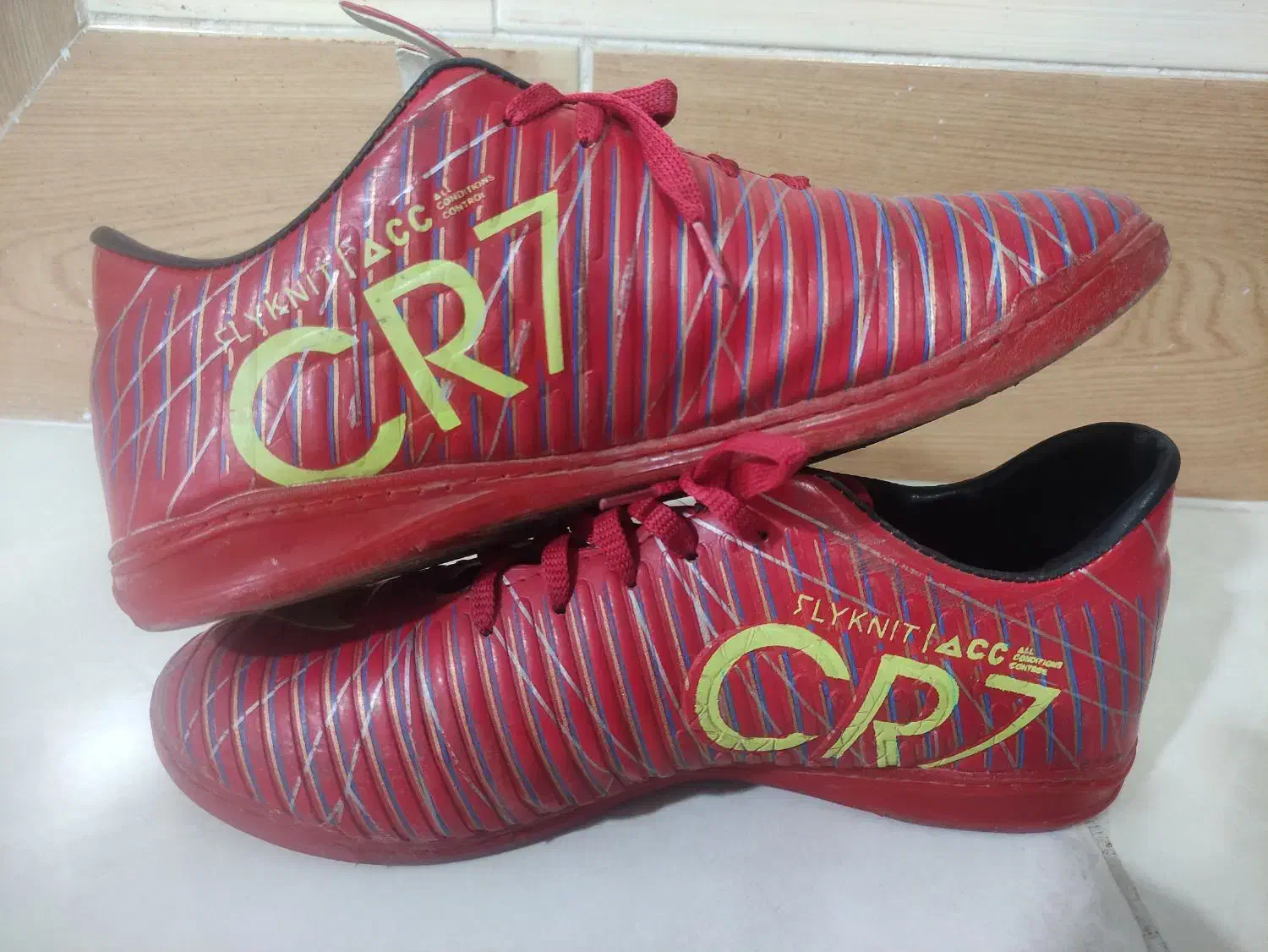 کفش فوتبال و فوتسال|کیف، کفش، کمربند|ساوه, |دیوار