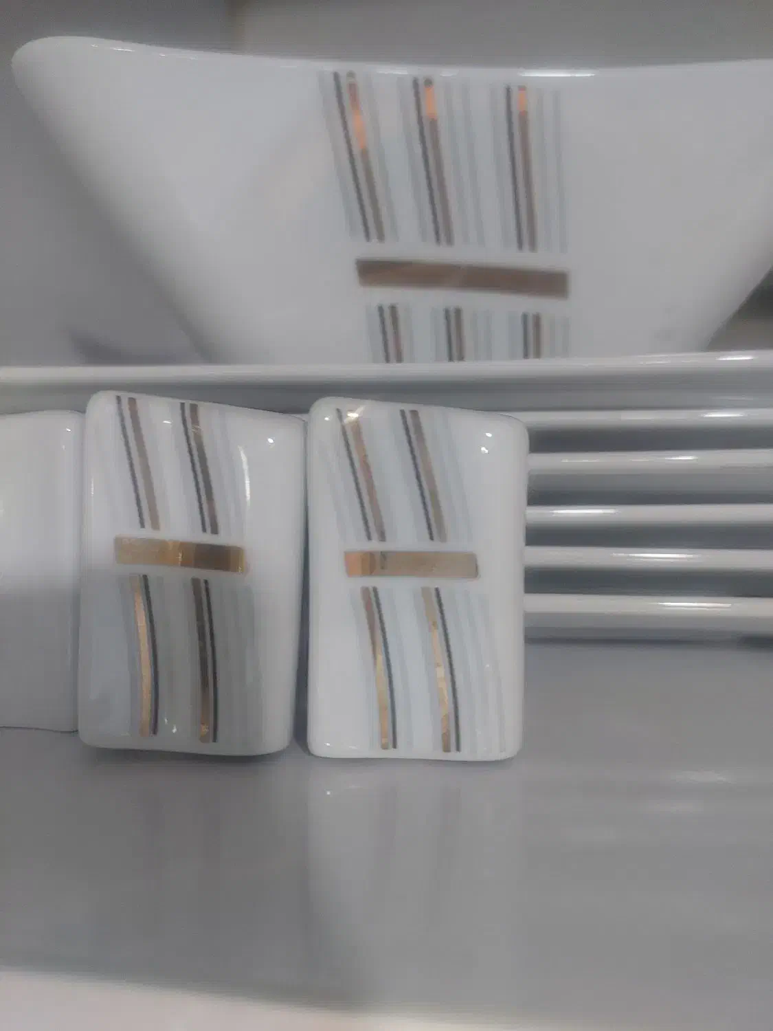 چینی توس  یه دست|ظروف سرو و پذیرایی|همدان, |دیوار