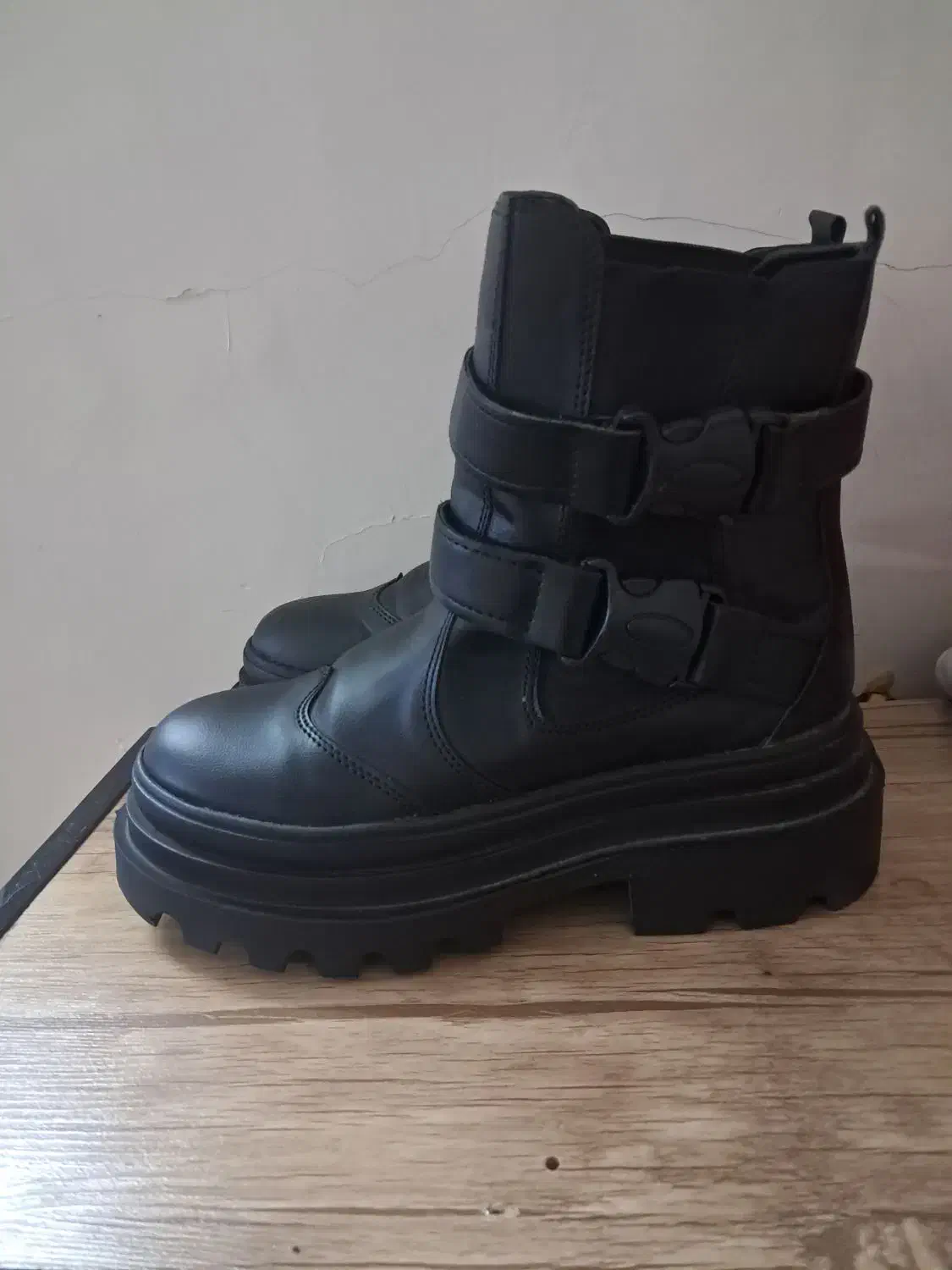 چکمه|کیف، کفش، کمربند|خرم‌آباد, |دیوار