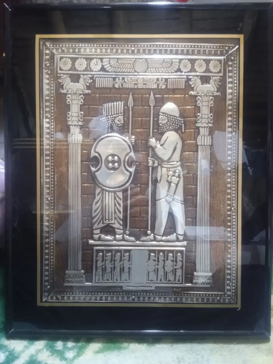 تابلو سرباز هخامنشی|تابلو، نقاشی، عکس|کاشان, باغ فین|دیوار