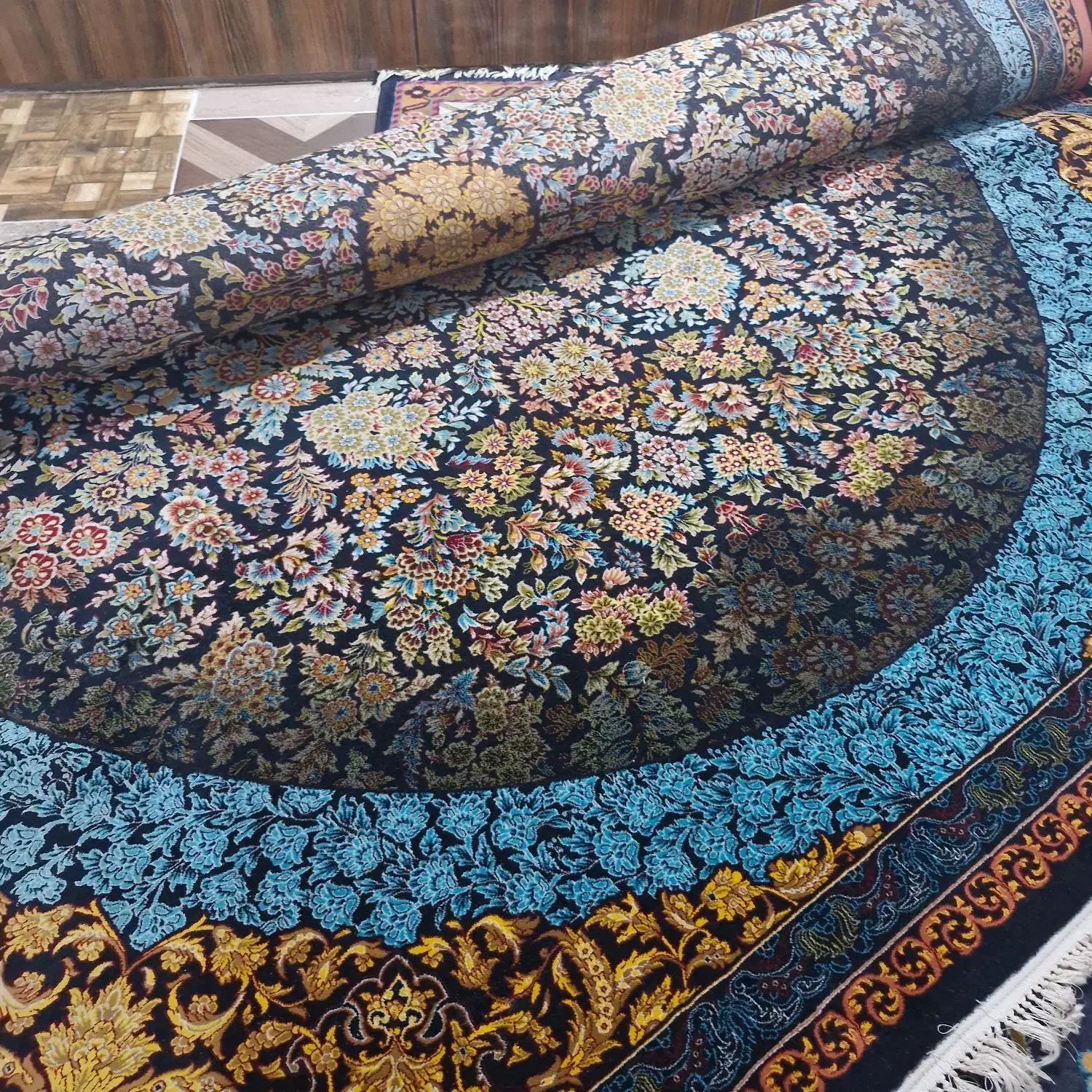 فرش ۱۲ متری در حد نو|فرش|رشت, استقامت ۲|دیوار