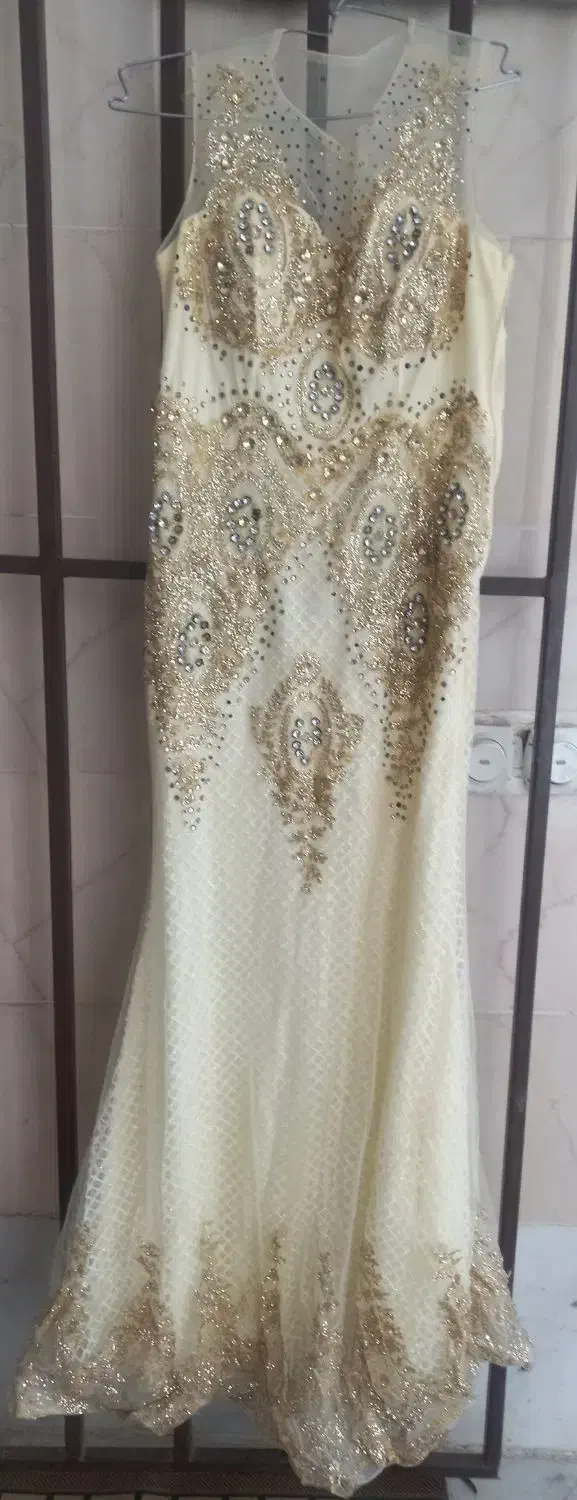 لباس مجلسی|لباس|سبزوار, امیر کبیر|دیوار