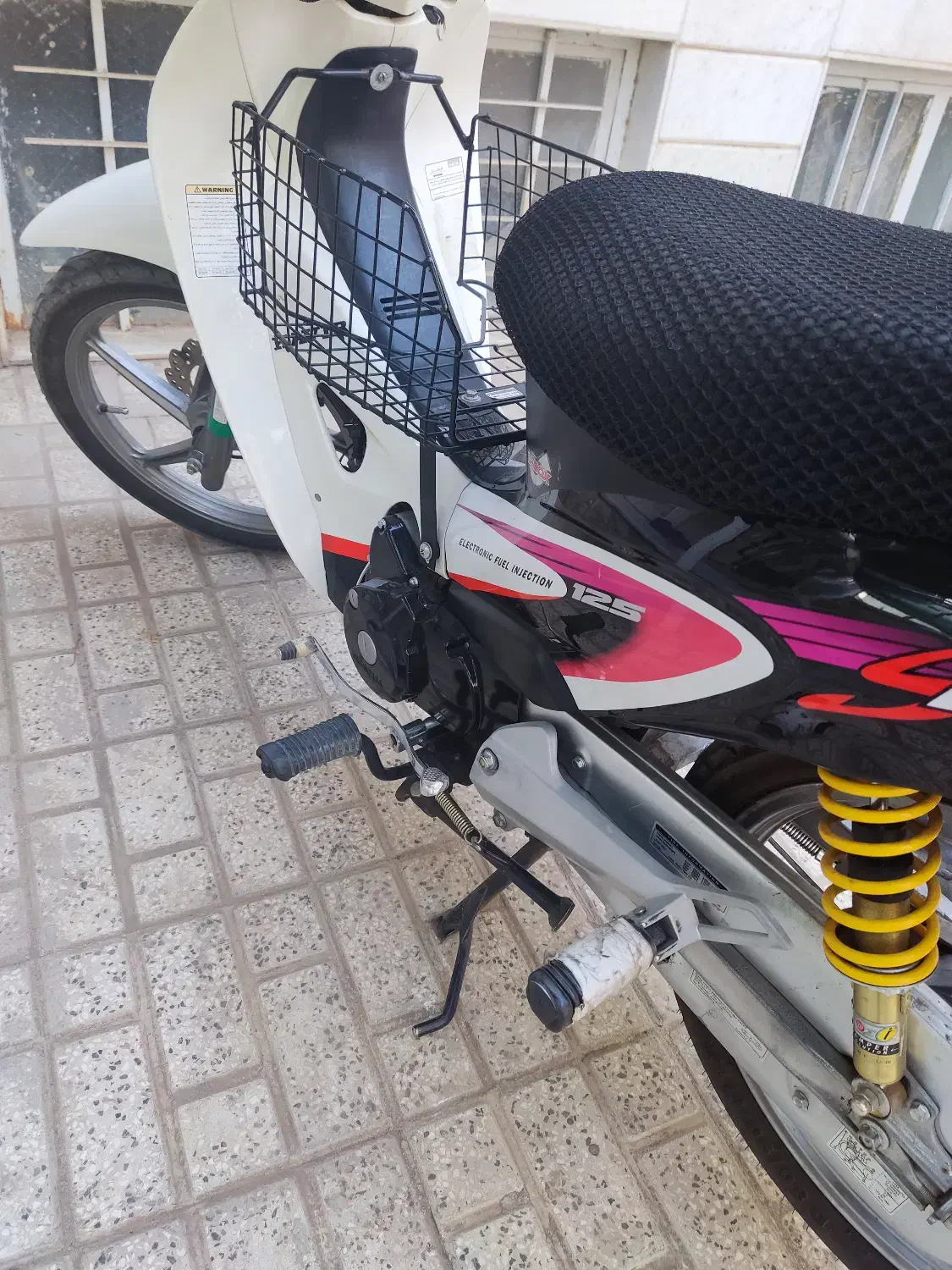 موتور طرح ویو کویر رادیسون|موتورسیکلت|اسفراین, |دیوار