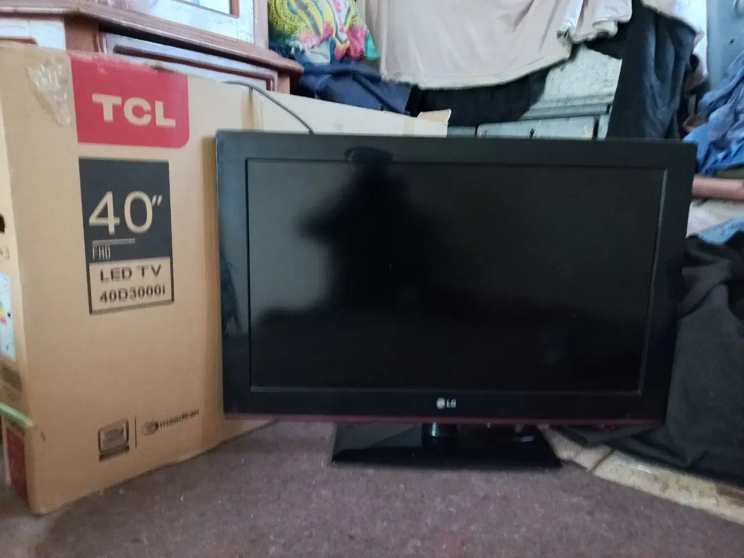 لوازم صوتی تصویریHDmI تلویزیون ۳۲اینچ LCDکره|تلویزیون و پروژکتور|همدان, |دیوار