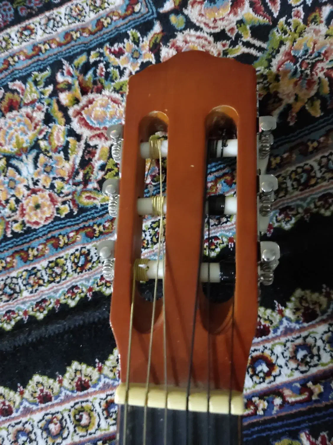 گیتار|گیتار، بیس، امپلیفایر|قدس, شهر‌قدس|دیوار