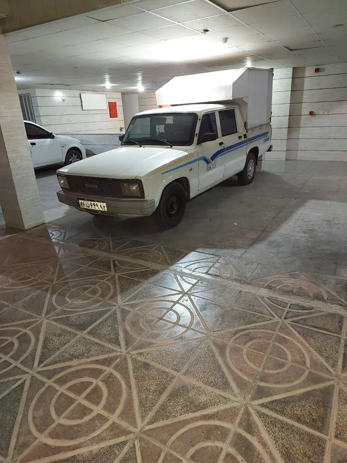 وانت مزدا دوکابین|خودرو سواری و وانت|شیراز, زند|دیوار