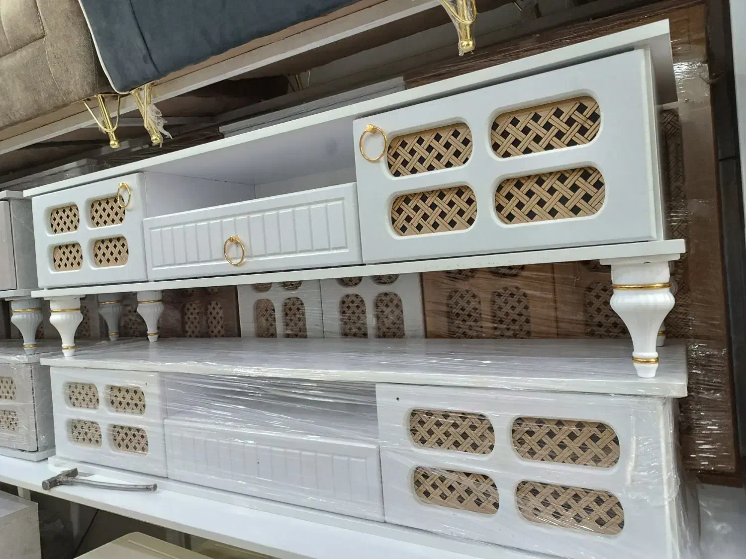 جاکفشی و میزتلوزیون مدل اشگی|میز تلویزیون|نیشابور, مدرس|دیوار