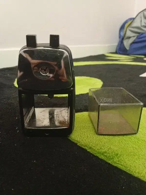 مداد تراش مخزن دار اهنی|لوازم التحریر|گرگان, |دیوار