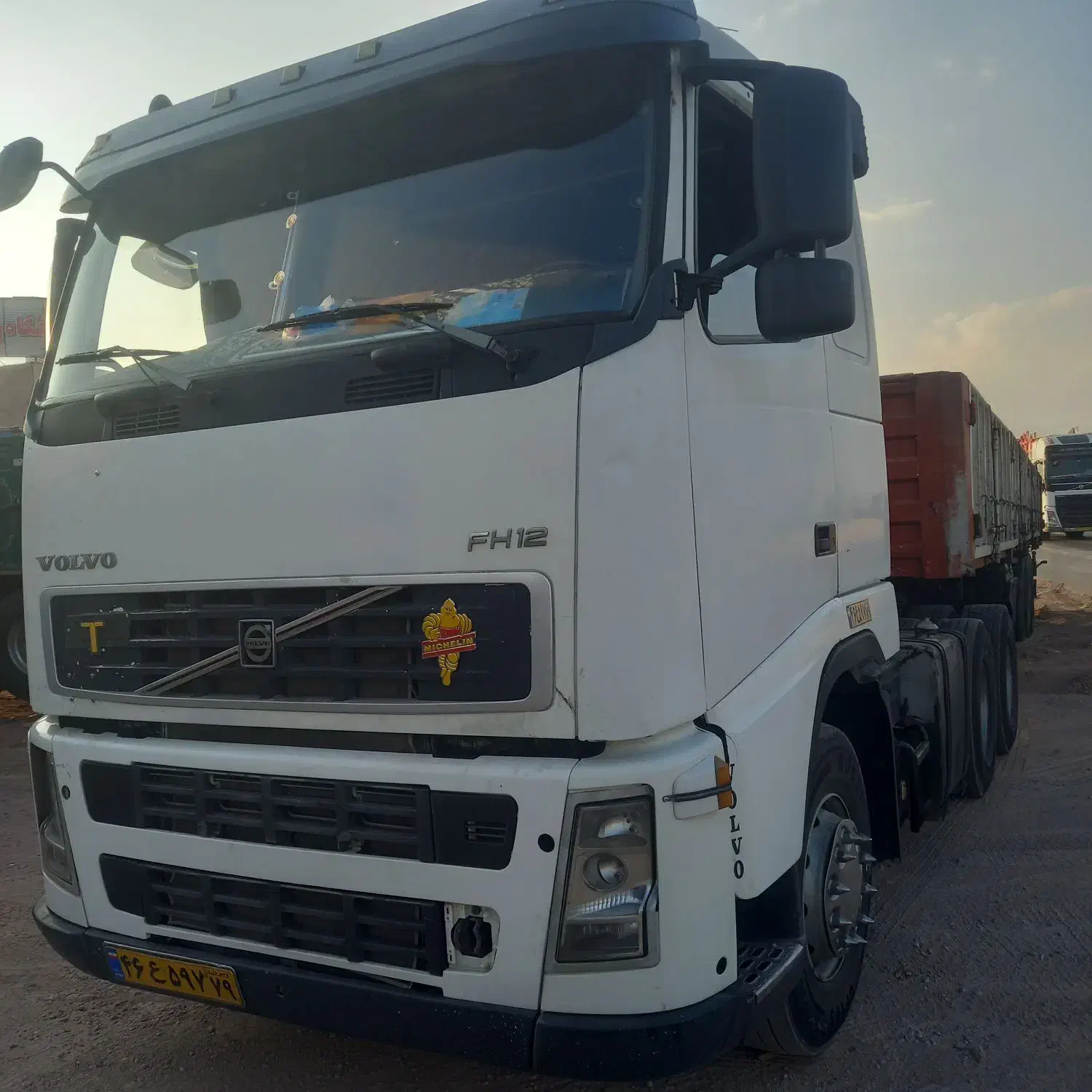 نیازمند راننده پایه یک کار با تریلی|استخدام حمل و نقل|قزوین, |دیوار