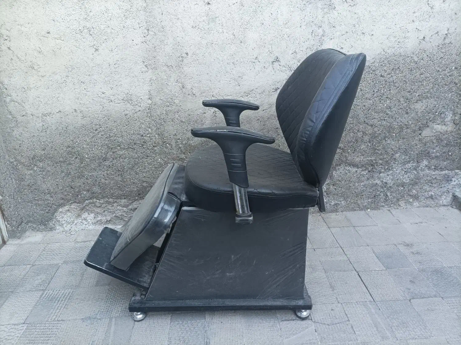 صندلی آرایشگاه|آرایشگاه و سالن‌های زیبایی|باسمنج, |دیوار