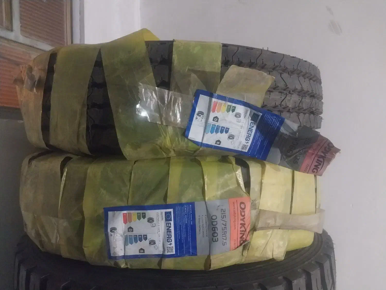 دو جفت لاستیک نو نیسان و خاور ۲۱۵|قطعات یدکی و لوازم جانبی|یزد, |دیوار