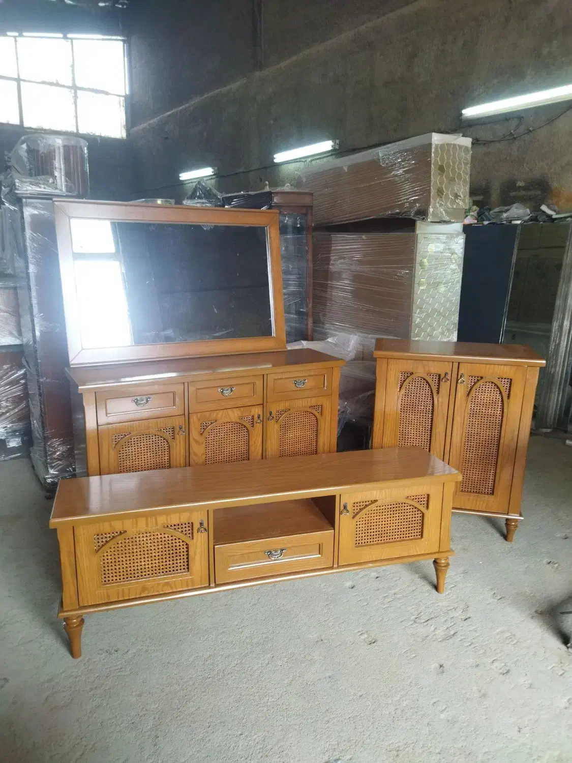 گالری فرش و موکت مبلمان و سرویس خواب صاحبی|مبلمان خانگی و میز عسلی|جم, |دیوار