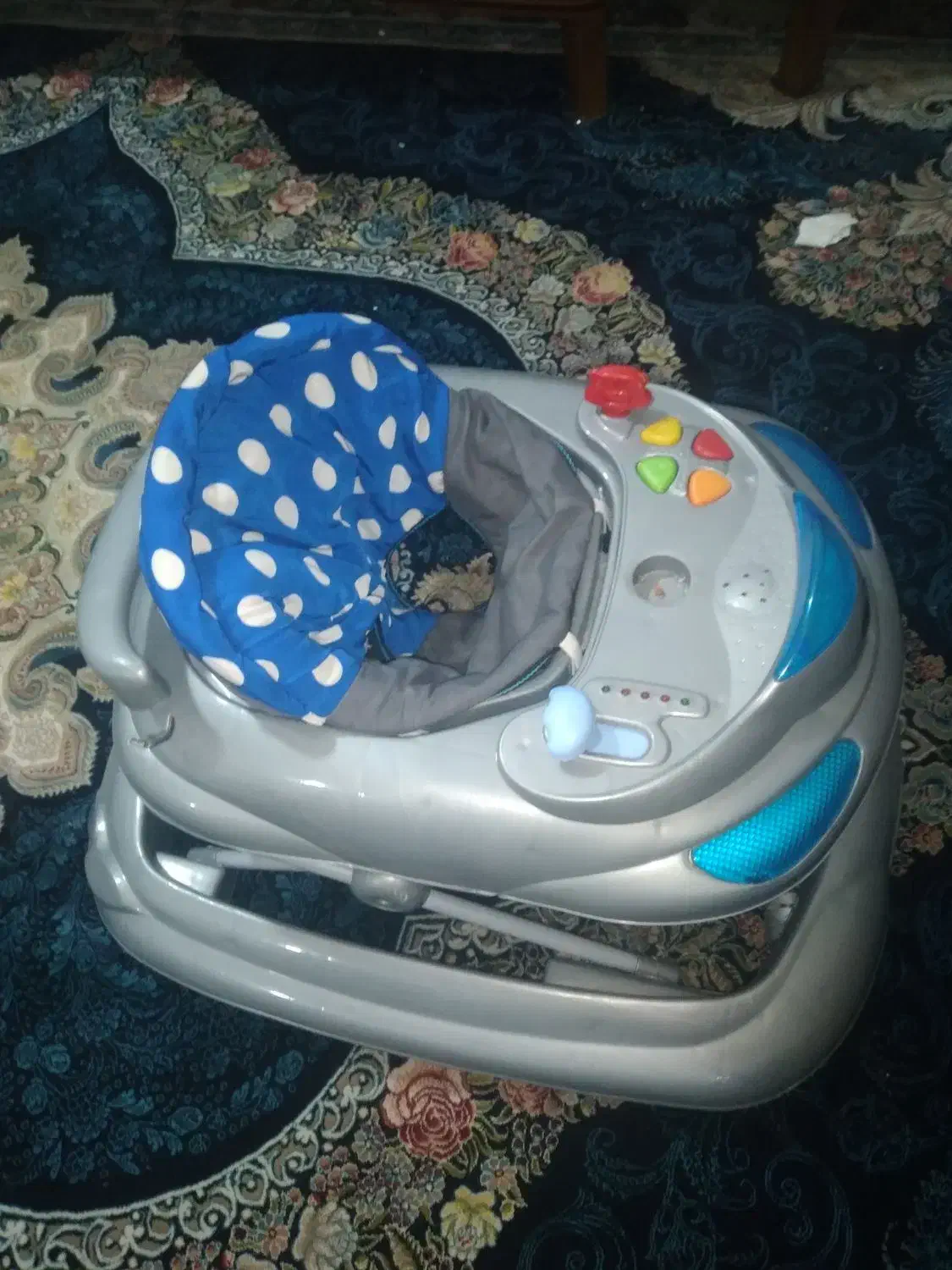 رورویک|کالسکه و لوازم جانبی|گرگان, |دیوار