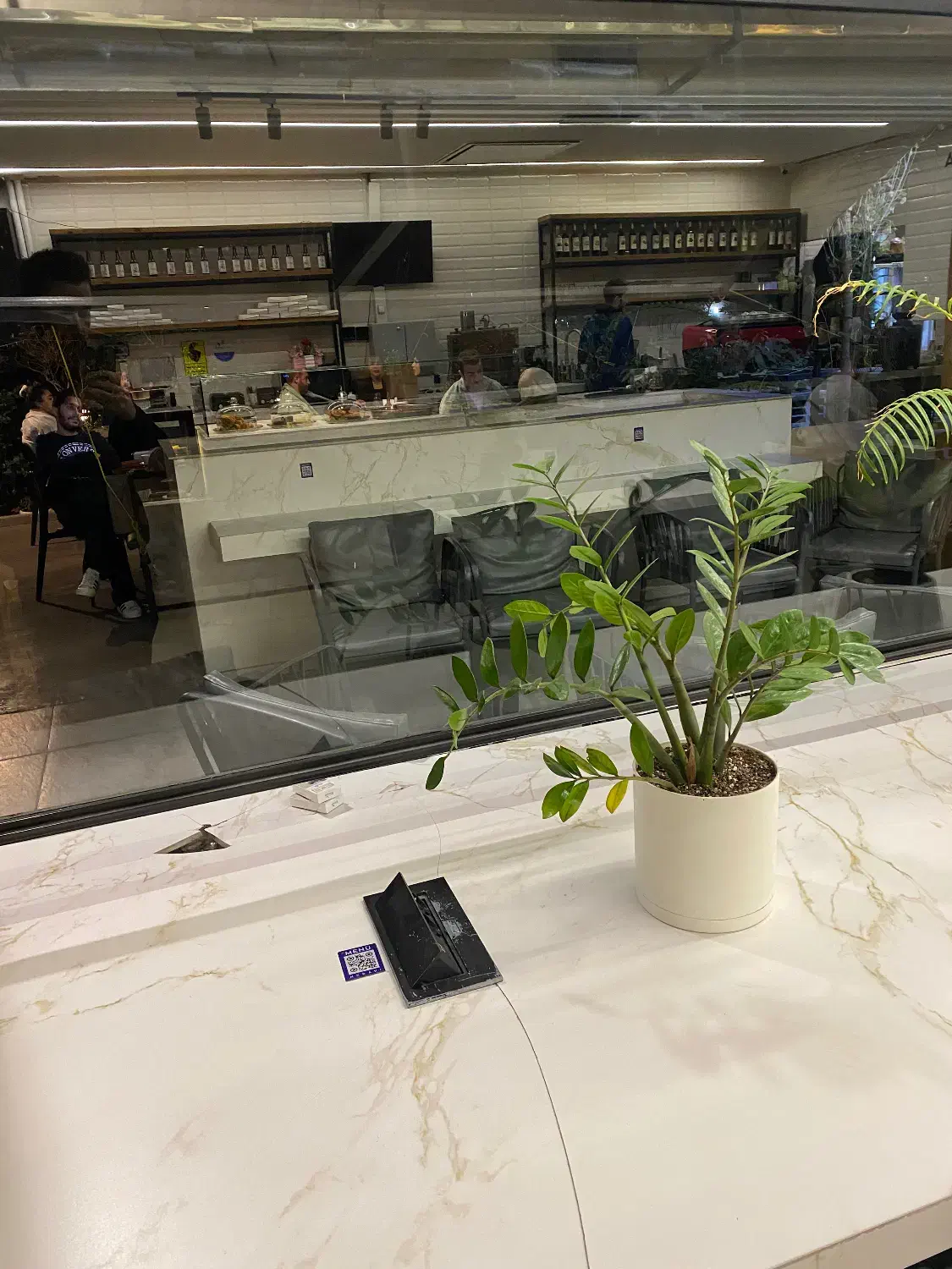 سالن کار خانم و آقا ( ویتر ، ویترس )|استخدام خدمات فروشگاه و رستوران|تهران, هروی|دیوار