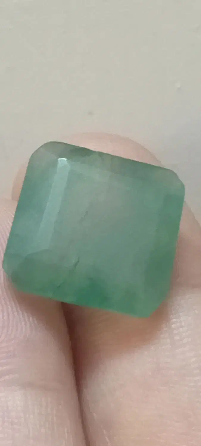 یک قطعه زمرد معدنی درشت و جواهری|جواهرات|شیروان (خراسان), |دیوار