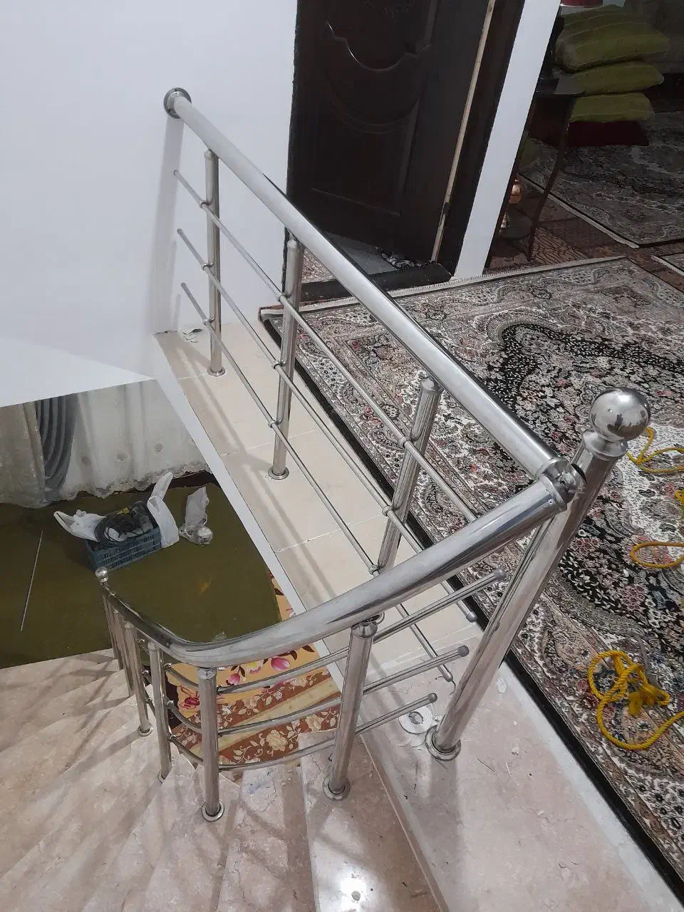 نصب و فروش نرده پله هندی/گردان و استیل تضمینی|خدمات پیشه و مهارت|ارومیه, |دیوار