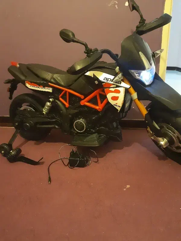 موتورشارژی سه چرخ آپریلا|اسباب‌‌بازی|گرمسار, |دیوار