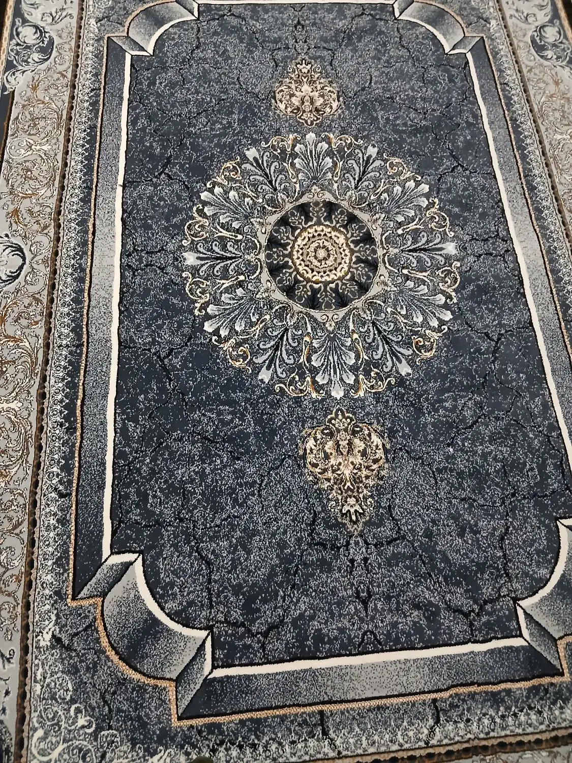 فرش شش متر ی دو عدد|فرش|قرچک, شهرک طلائیه|دیوار