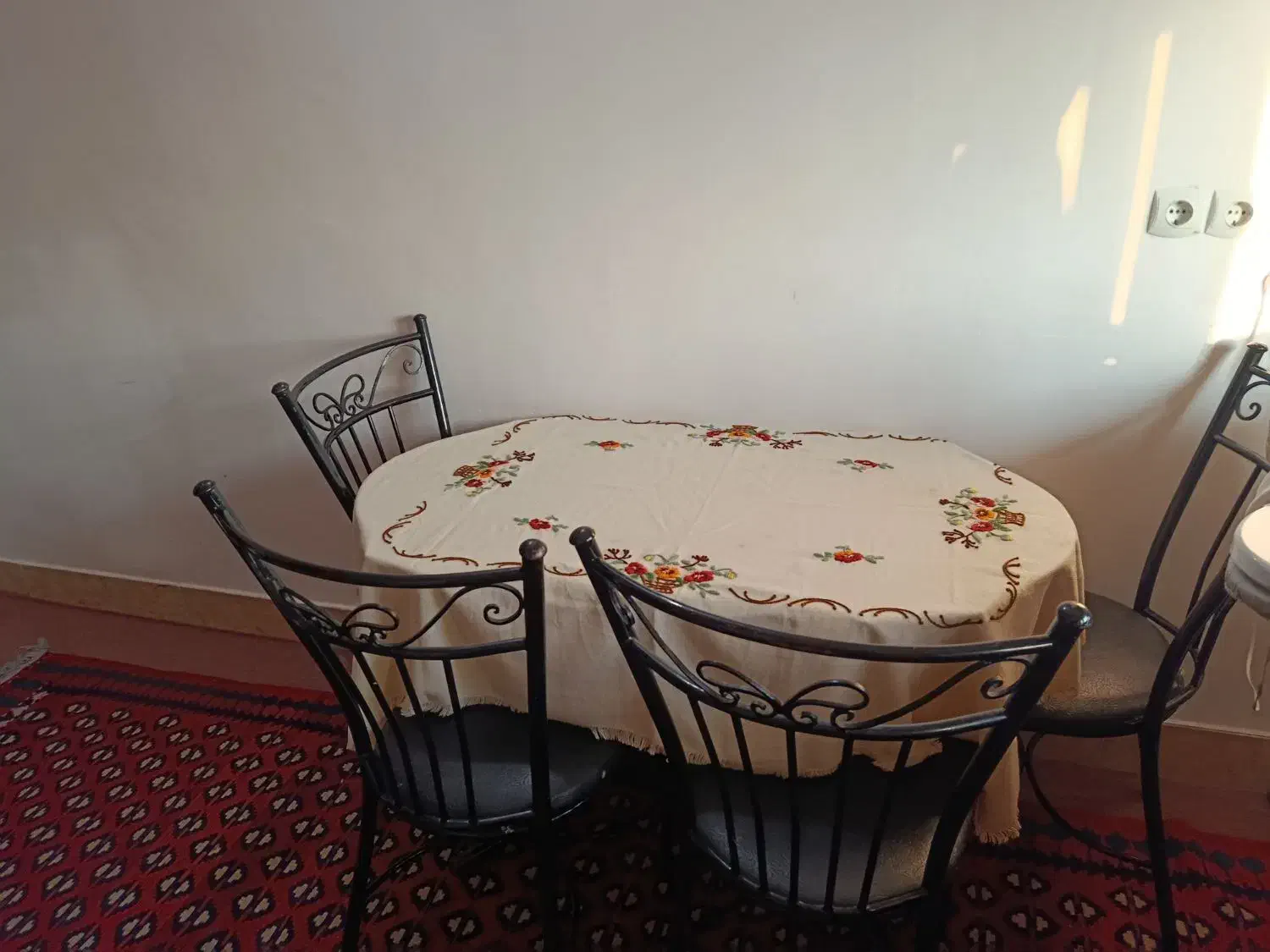 میز غذا خوری|میز و صندلی غذاخوری|بندر گز, |دیوار