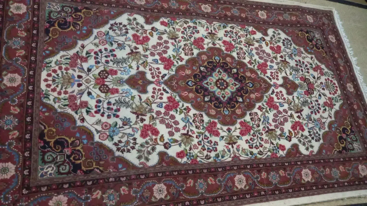 فرش دست بافت دوزرع بافت زیبا و تمیز|فرش|تهران, سنائی|دیوار