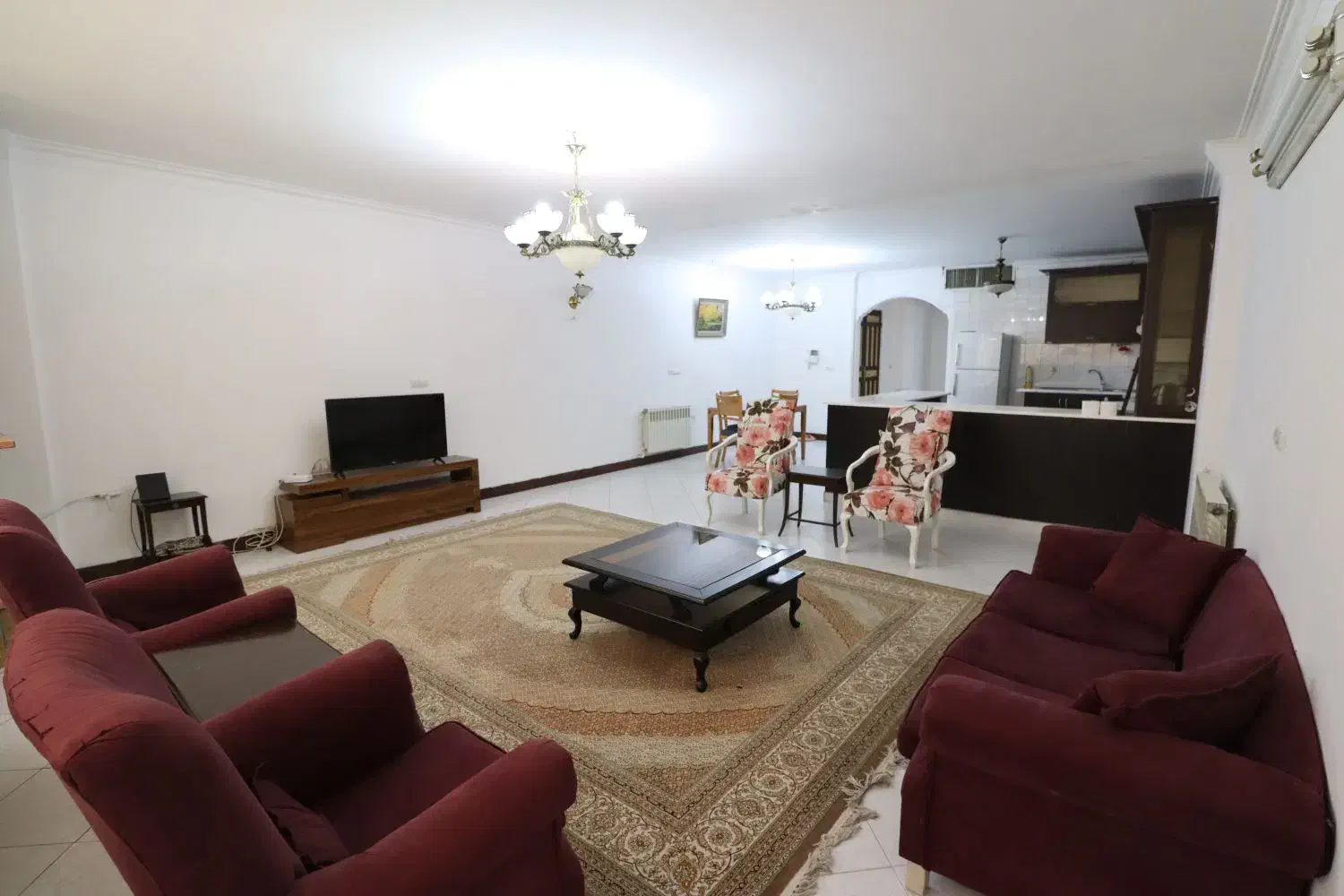 خانه مسافر برای اقامت مسافران|اجارهٔ کوتاه‌مدت آپارتمان و سوئیت|شیراز, دینکان|دیوار