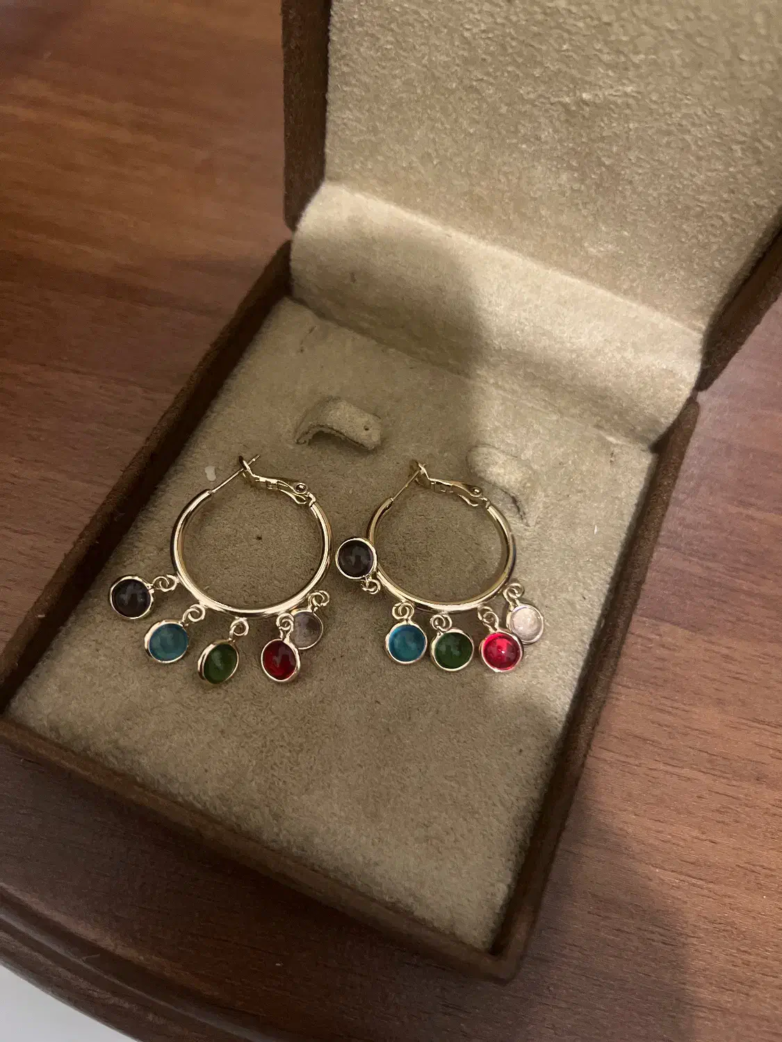 گوشواره|بدلیجات|مشهد, چهارچشمه|دیوار