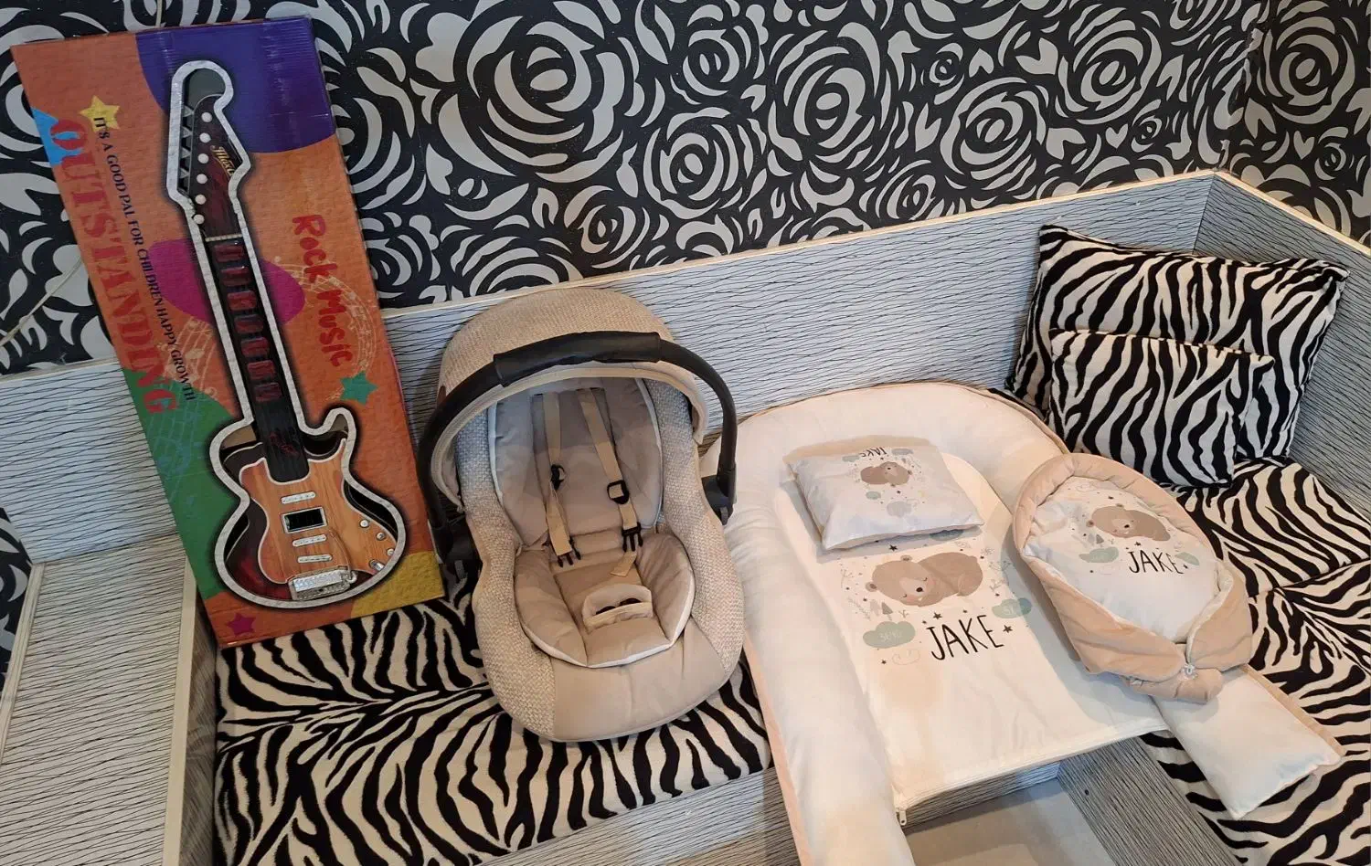 کریر ، جا خواب و آغوشی، گیتار|کالسکه و لوازم جانبی|کرج, کرج نو|دیوار