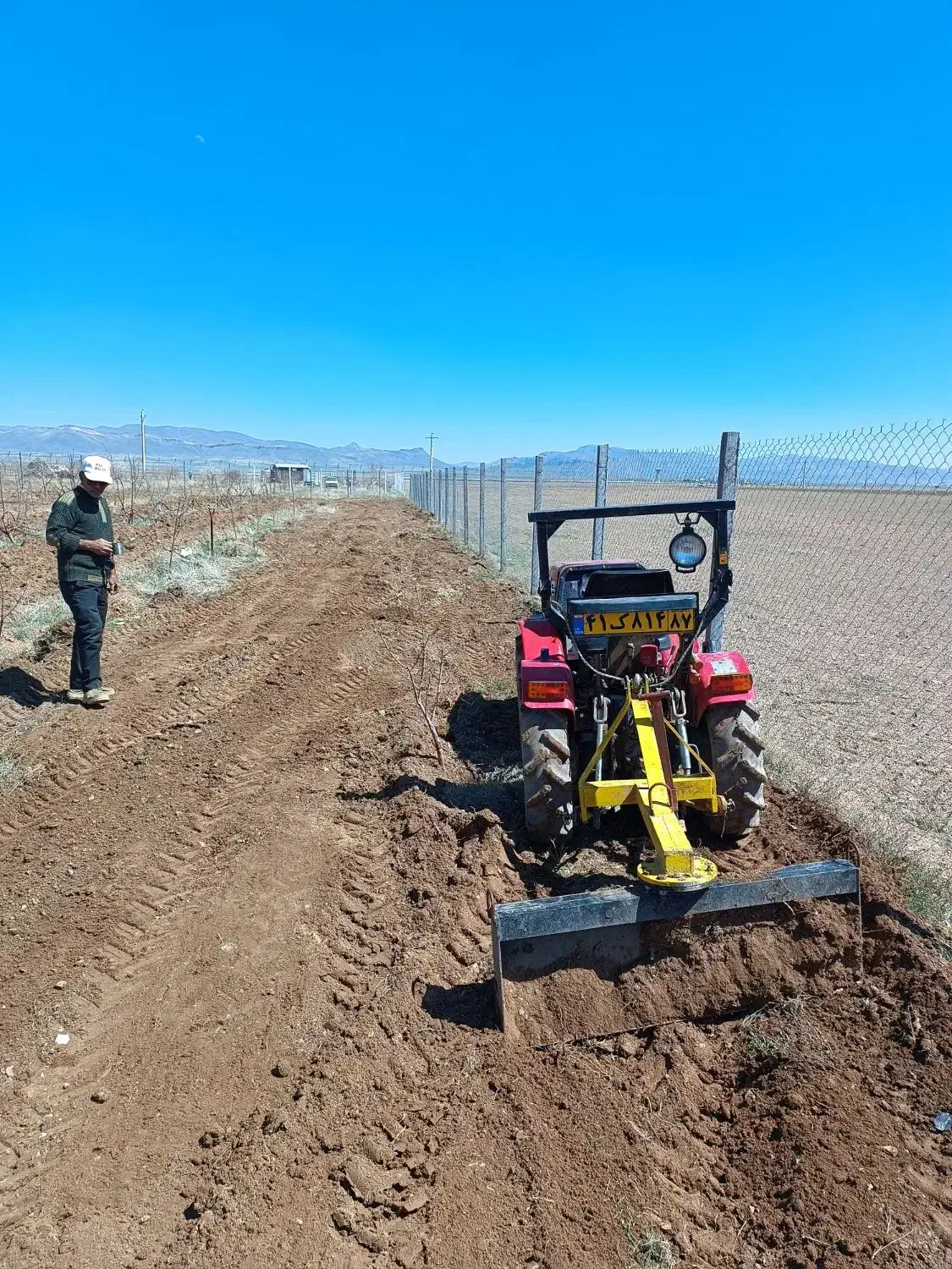 شخم،روتیواتور،چاله کن،تعمیرات تراکتور ۹۵۰|خدمات باغبانی و درختکاری|زنجان, |دیوار
