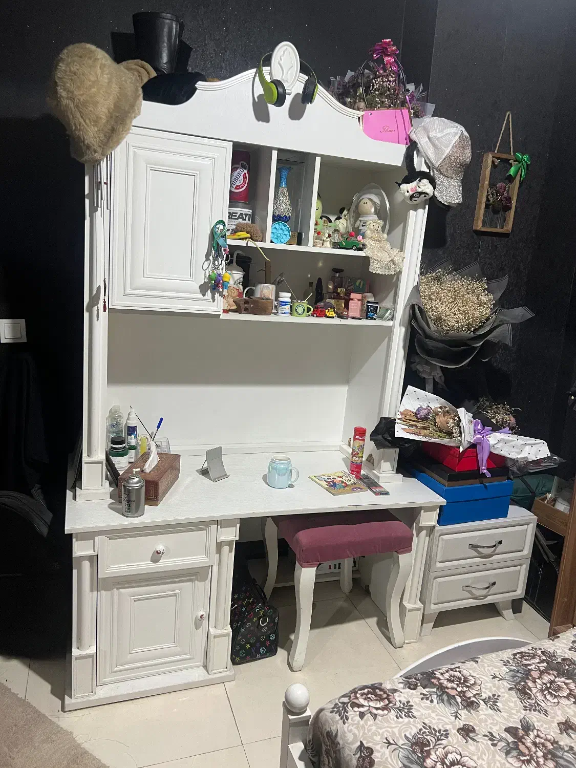 تخت آینه قدی میز آرایش|تخت و سرویس خواب|تهران, اتابک|دیوار