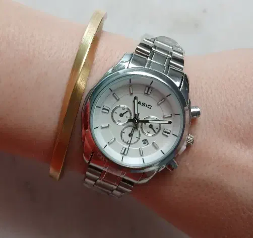 ساعت زنانه|ساعت|کاشان, کوی اداره گاز|دیوار