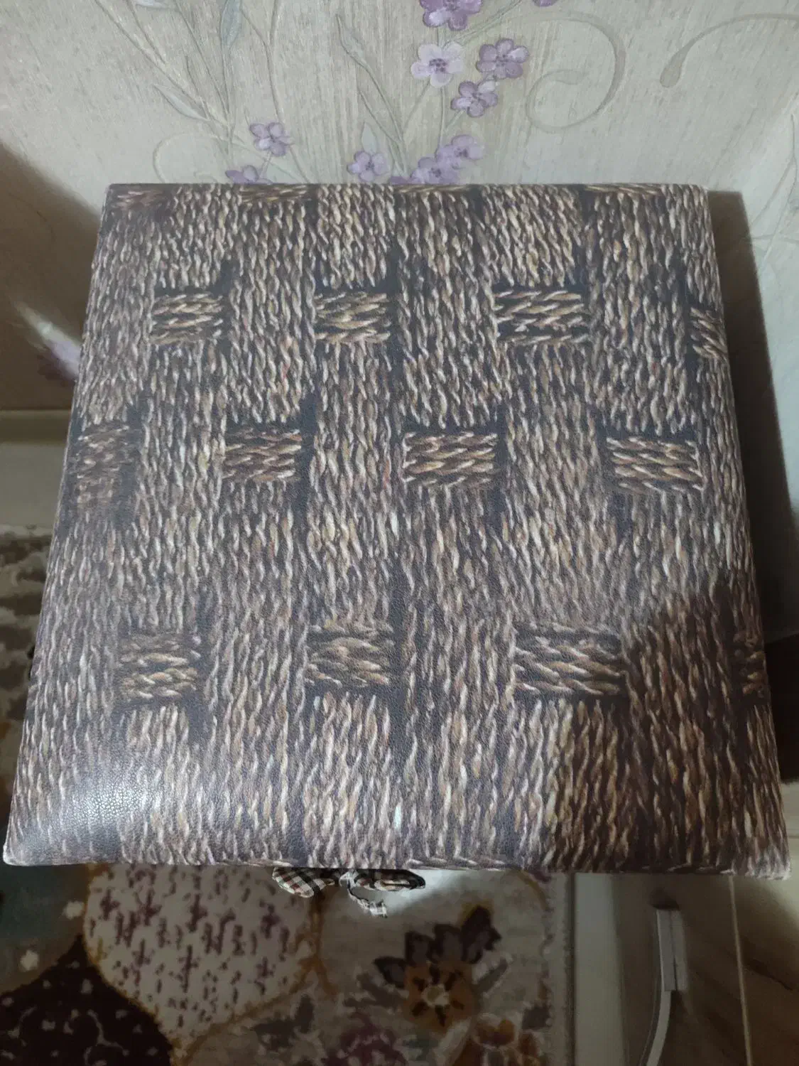 نشیمن زیبا کاملا نو نو|صندلی و نیمکت|صدرا-فارس, فاز ۱|دیوار