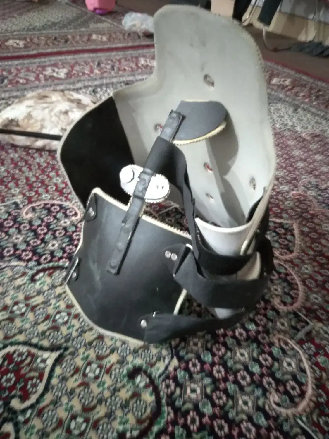 کمر بند طبی هرکی احتیاج داره|فعالیت داوطلبانه|دورود, |دیوار