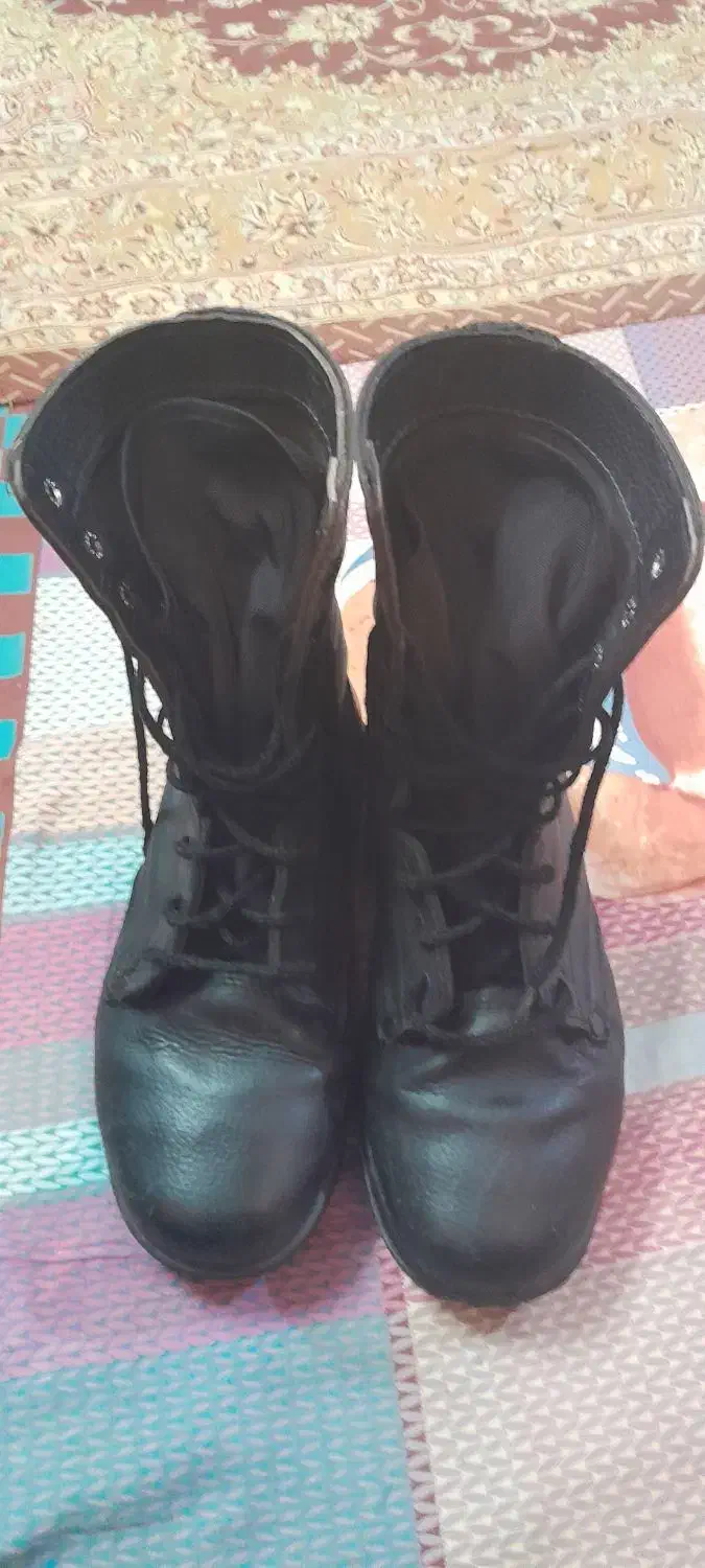 پوتین|کیف، کفش، کمربند|نیشابور, فرح بخش|دیوار