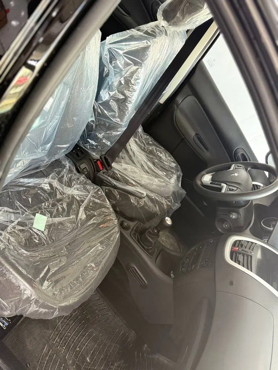 ۲۰۷ سقف فلز ۱۴۰۴ صفر|خودرو سواری و وانت|سیرجان, |دیوار