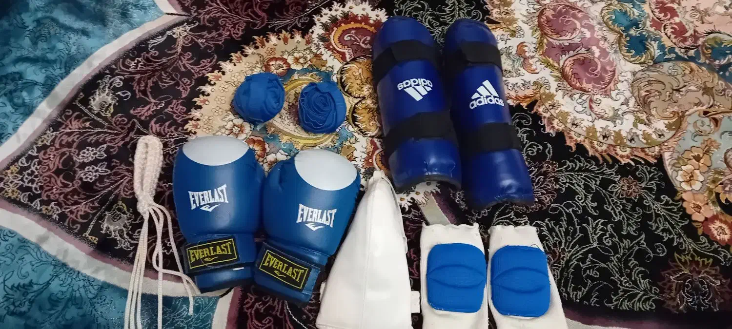 لوازم بوکس خیلی کم استفاده شده|تجهیزات ورزشی|تهران, کوثر|دیوار