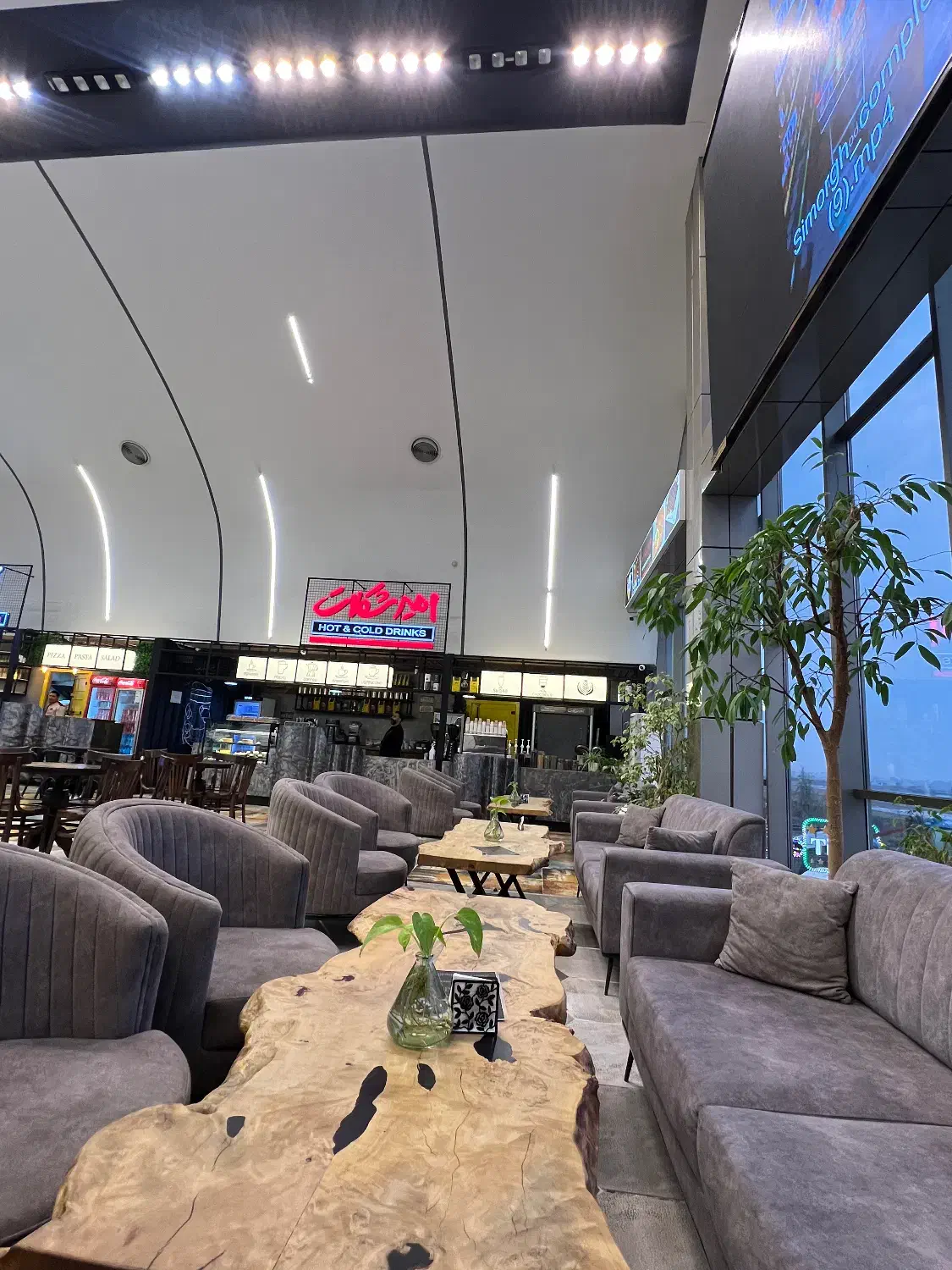 استخدام ویتر خانم|استخدام خدمات فروشگاه و رستوران|محمودآباد, |دیوار