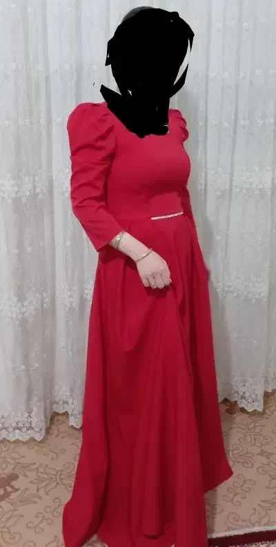 لباس مجلسی|لباس|اقبالیه, |دیوار