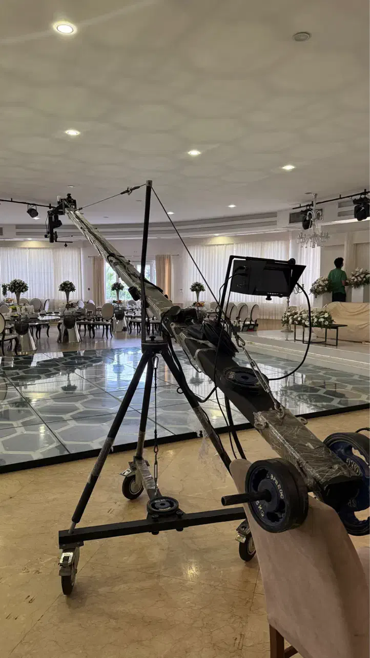 کرین پرشین سه گوش|دوربین عکاسی و فیلمبرداری|گرگان, |دیوار